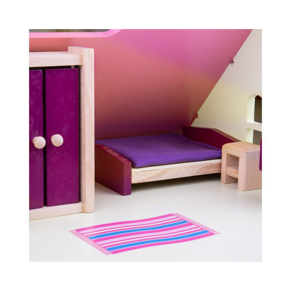 La chambre avec un lit bien confortable pour dormir