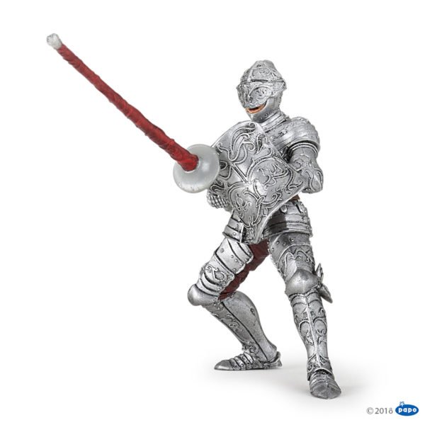 Au Moyen Âge, que ce soit pour les batailles ou les simples tournois le chevalier se devait d'être équipé et protégé des attaques ennemies. Pour cela il enfilait une armure qui pouvait peser jusqu'à 50 kg et le recouvrait presque intégralement.
