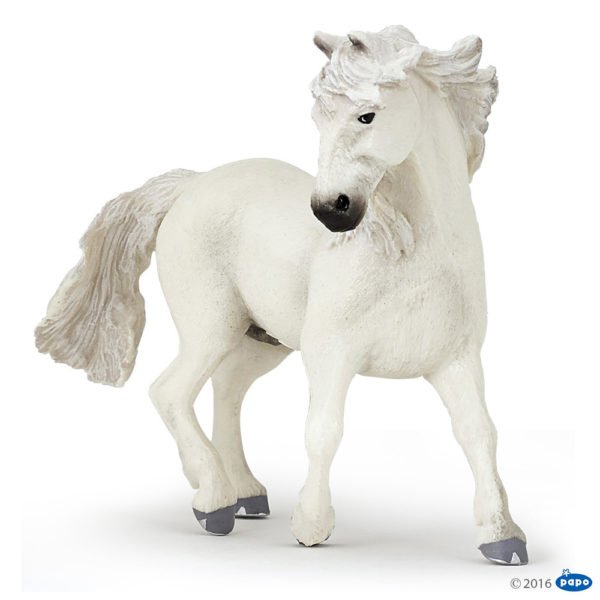 La figurine Cheval Camargue vous fait découvrir le monde de l'équitation. Cette reproduction fidèle de l'animal est parfaite pour jouer et s'inventer de belles aventures équestres.