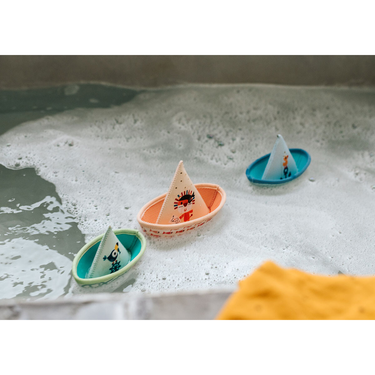 De quoi imaginer de belles aventures et faire du moment du bain un moment de jeu privilégié.