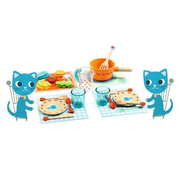 À table les chats un ensemble d'accessoires de dinettes pour 2 avec assiettes couverts verres casseroles et aliments en feutrine
