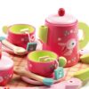 détails du goûter de Lili Rose sur les tasses à thé avec les sachets et la thérière