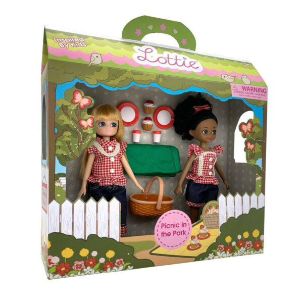 Les deux poupées et les accessoires de piquenique sont présentés dans un somptueux coffret cadeau tout en couleur avec une poignée ce qui permet de les transporter facilement.