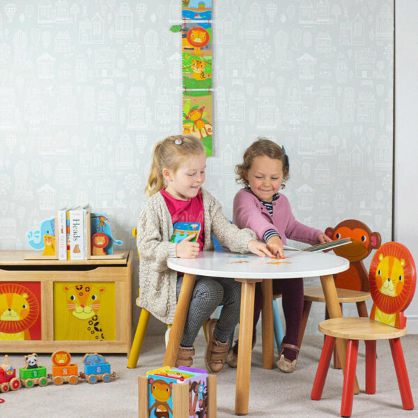Avec son design original elle donnera une petite touche de fantaisie au mobilier de la chambre de votre enfant ou du salon.