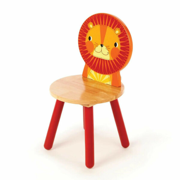 Avec cette chaise animal en bois très robuste dont le dossier est un lion, vous allez pouvoir passer des heures à vous amuser.