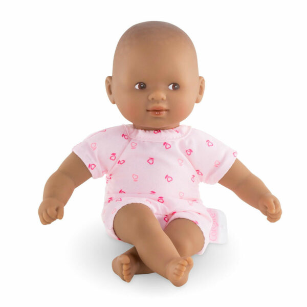 Le Poupon Mini Câlin Dragée est un adorable Bébé au corps souple qui sera parfait pour un premier poupon dès l'âge de 18 mois.