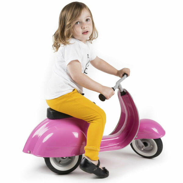 Ce vélo sans pédale est idéal pour un premier vélo pour fille et pour garçon dès 1 an.