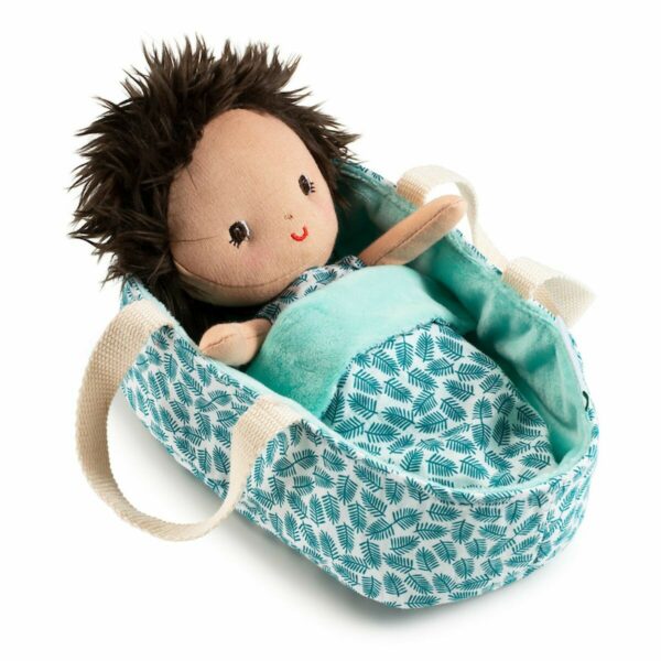 La poupée Ari est un poupon garçon en tissu livré avec ses accessoires. Car Ari adore qu'on prenne soin de lui. Dès 1 ans