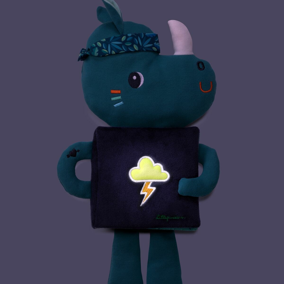 Marius-livre-doudou Et lquand lumière s'éteint, Rosalie est là pour rassurer votre enfant. Le livre devient veilleuse.