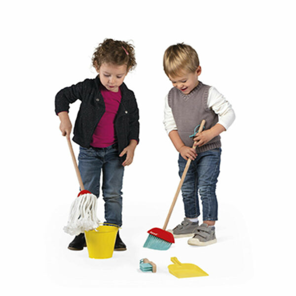 Ce kit de ménage permet aussi de développer la coordination des mouvements chez les plus jeunes.