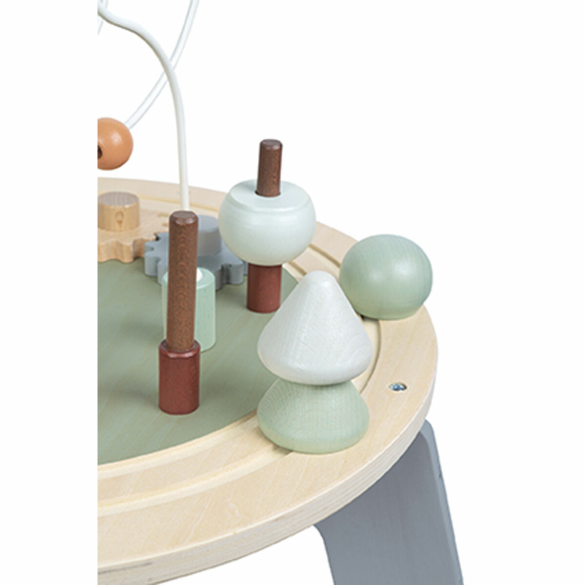 Avec un peu de chance, l'enfant deviendra si minutieux et habile qu'il pourra travailler dans l'horlogerie Comtoise !