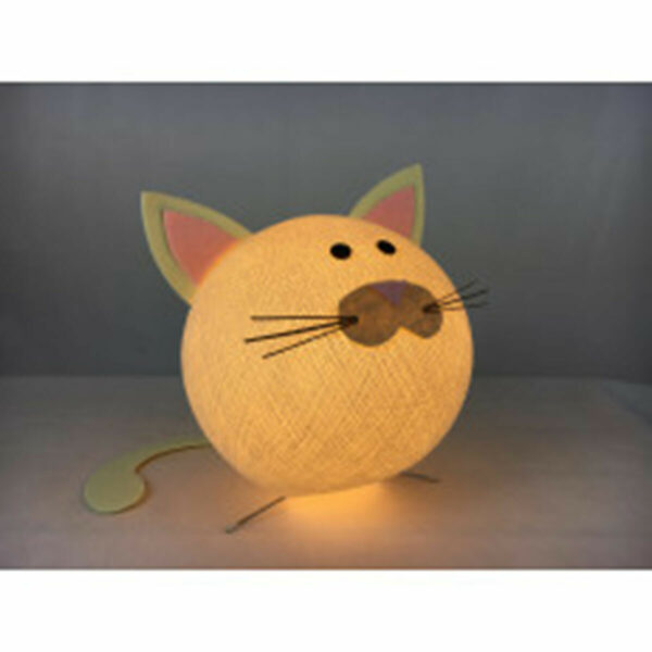 Cette lampe de chevet chat éco-responsable est un luminaire de décoration original et incassable. Une veilleuse rassurante pour endormir bébé.