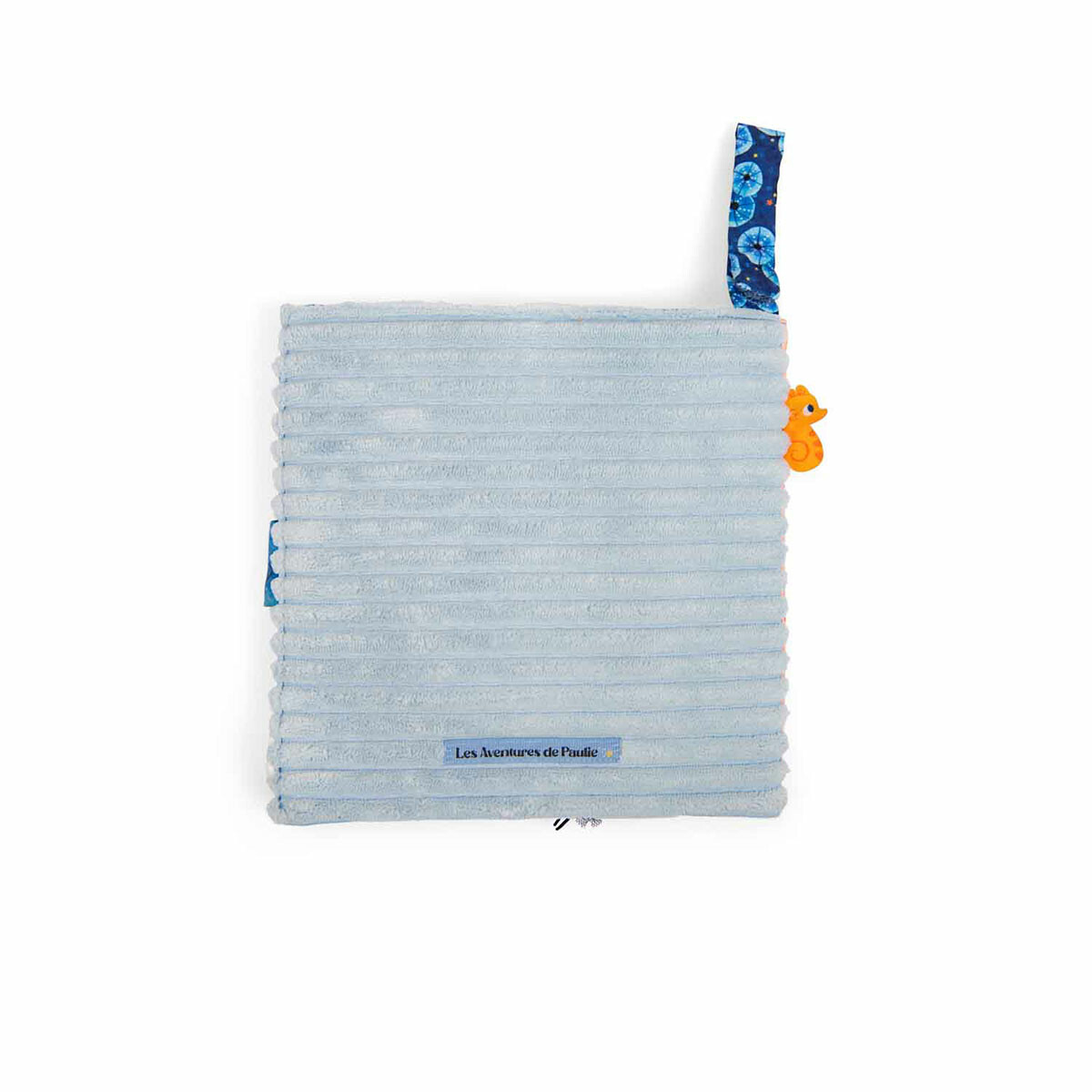 Grâce à ses belles couleurs, ses  textures différentes et les activités de cache-cache qu'il propose, ce livre d'activités ravira Bébé qui aura plaisir à le "feuilleter" encore et encore.