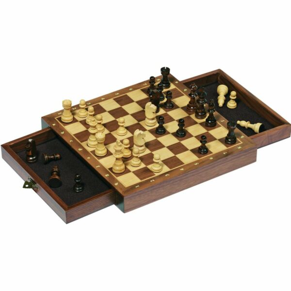 Découvrez ce Jeu d'échecs magnétique en bois avec tiroirs pour ranger toutes les pièces.