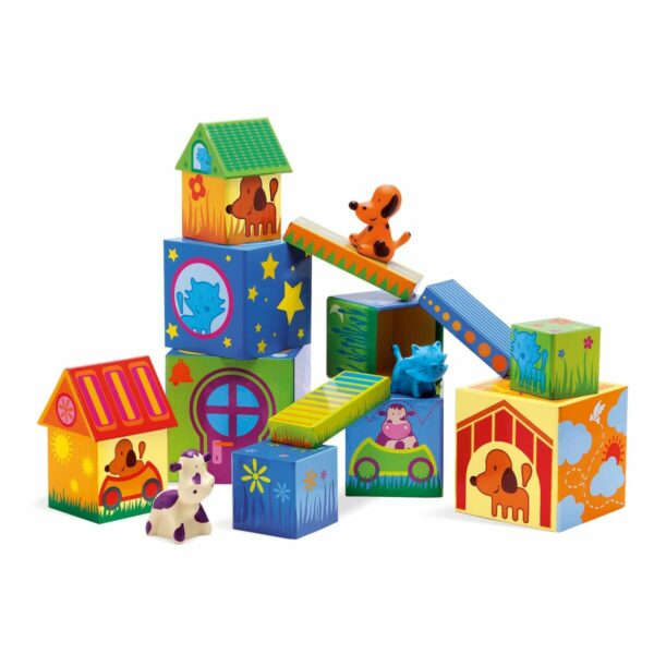 Une grande jouabilité : l’enfant peut empiler les pièces pour créer de grandes tours ou jouer au sol et recréer de nombreux décors, ou encore jouer avec les animaux seuls