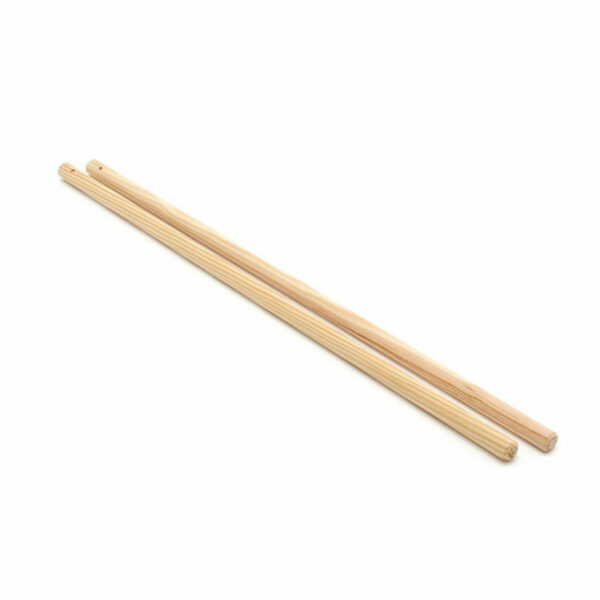 Découvrez ces 2 baguettes avec ficelle pour diabolo en bois de hêtre de 32,8 cm de long idéales pour découvrir le diabolo !