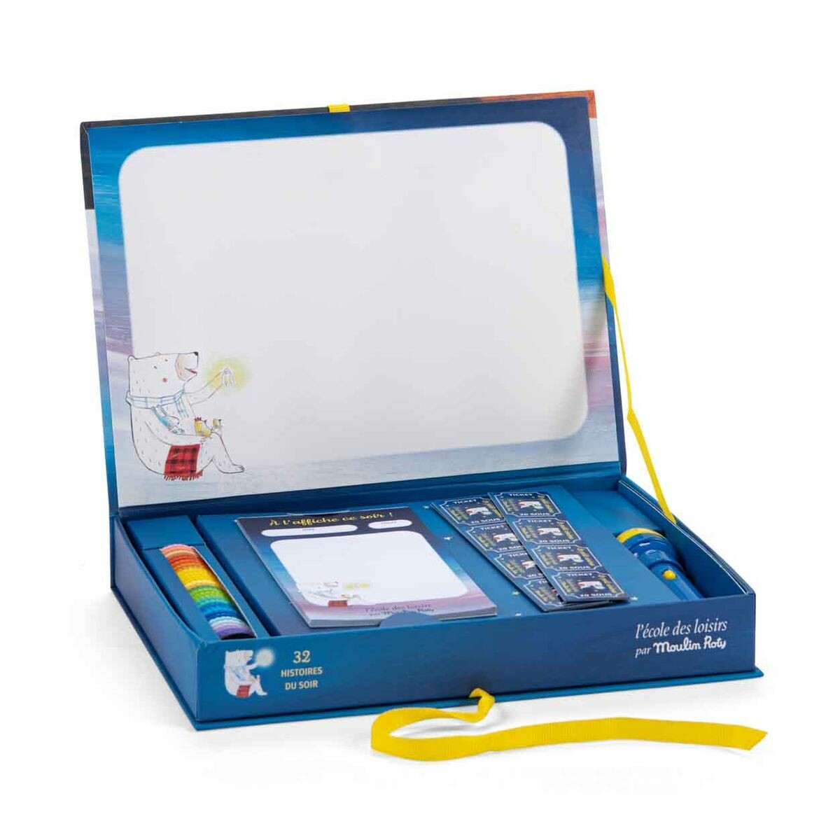 Ce coffret cinéma permettra de créer un moment de partage avec votre enfant.Lorsqu'il écoute une histoire avec la lampe, cela peut devenir un rituel agréable avant le coucher. Cela crée un moment de partage entre les parents et l'enfant, renforçant ainsi les liens familiaux.