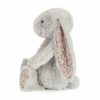Le Peluche Blossom Lapin gris en fleurs 31 cm est parfaite pour la naissance ! Un adorable lapin avec de longues oreilles et des petites pattes recouvertes de tissu fleuri. Il est tout simplement irrésistible. Un toucher velours ultra doux