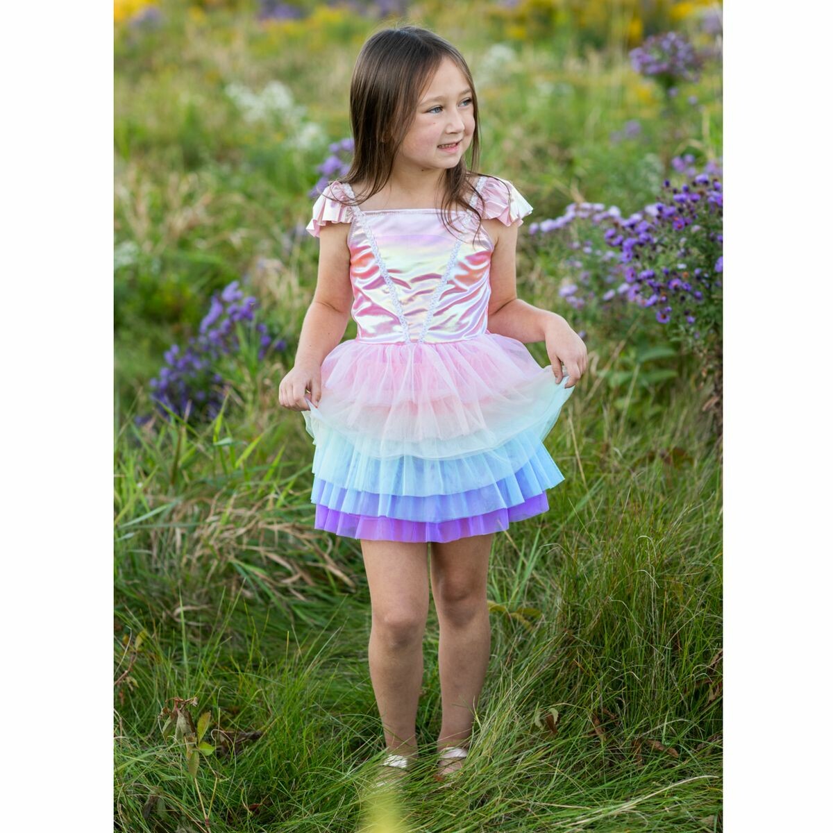 Mettez un sourire sur le visage de votre enfant avec cette robe tutu à volants.