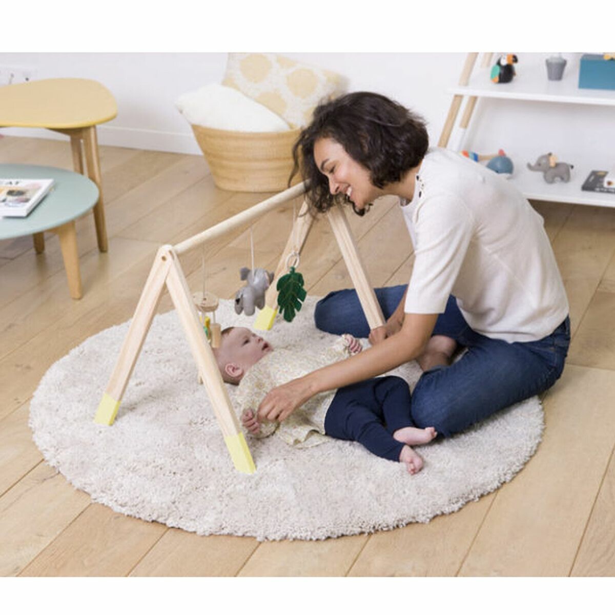 Arche-Eveil-Bois-Jungle-Bidiboule Avec ses petits éléments adorables sur le thème de la Jungle, elle sera très jolie pour décorer la chambre de bébé.