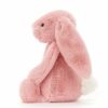 Chaque détail du Bashful Bunny a été soigné, une fourrure exceptionnellement douce, légère et moelleuse, de longues oreilles tombantes, des pattes câlines et un nez en suédine très agréable à toucher.