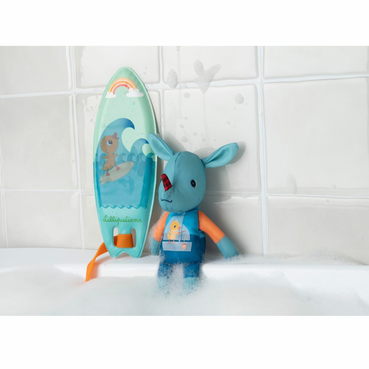 Ce jouet favorise la motricité fine et la coordination des gestes lors de sa manipulation. Ce est un excellent support pour partager un moment de complicité avec votre enfant dans le bain.