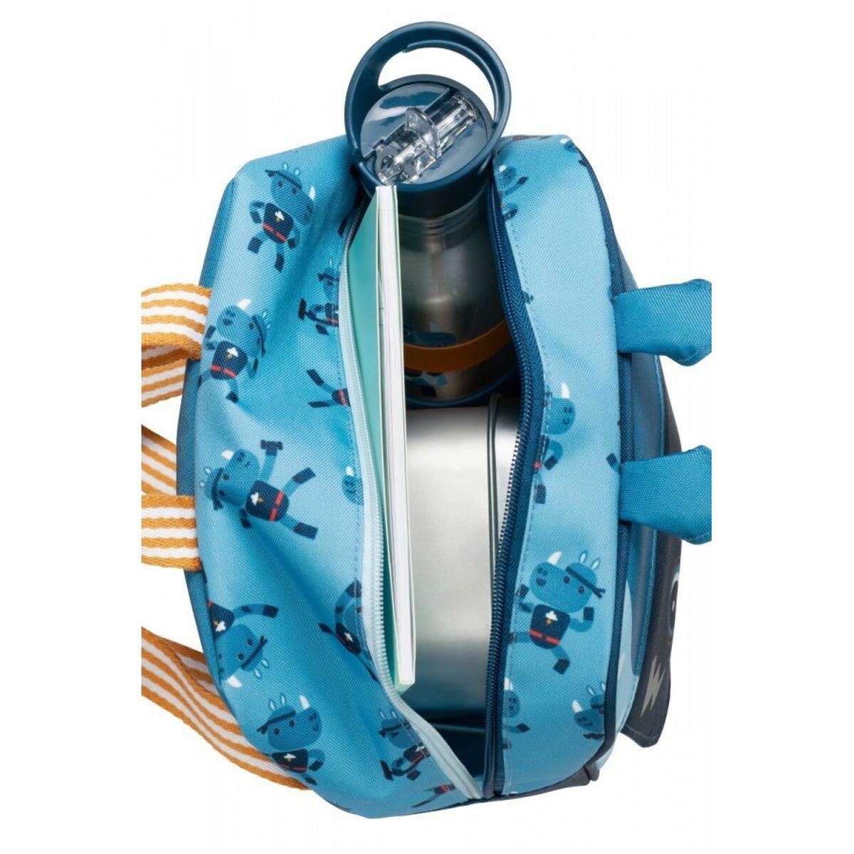 Que ce soit pour la crèche, les journées chez les grands-parents ou sa première rentrée de maternelle, ce sac à dos coloré dispose d’une grande poche qui accueillera doudou, goûter et autres petits secrets.