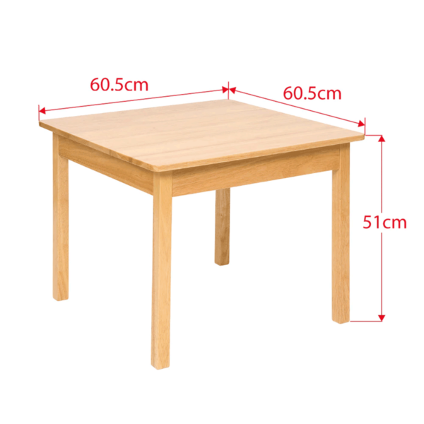 Cette table en hévéa est un bon choix en raison de la durabilité et de la beauté de ce bois.