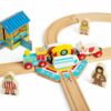 Ajouter des accessoires à un circuit de train en bois destiné aux enfants est une excellente idée pour stimuler leur créativité et leur imagination