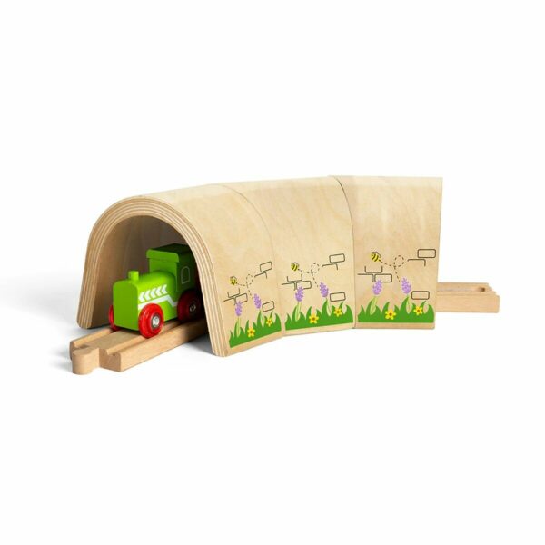 Découvrez ce Tunnel en courbe pour circuit en bois, accessoire parfait pour compléter le circuit de votre enfant.