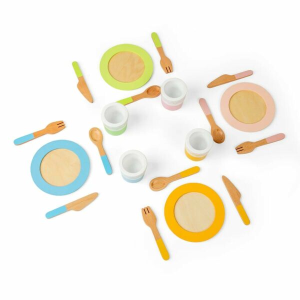Fabriqué à partir de bois durable, cet ensemble de table pour enfants comprend 4 tasses, assiettes, couteaux, fourchettes et cuillères colorées.