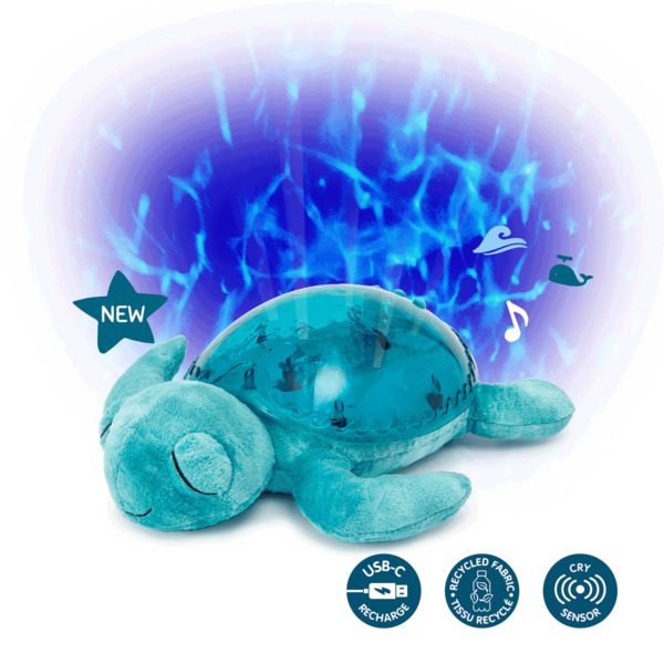 Cette jolie veilleuse tortue musicale de couleur bleue est fabriquée en fibres 100 % recyclées, issues de bouteilles en plastique