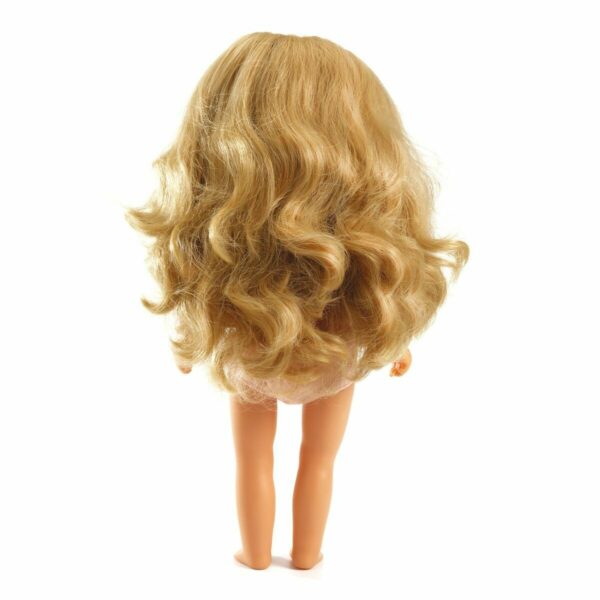 Contenu : 1 poupée fille vinyle de 32 cm, cheveux longs ondulés, 1 robe, 1 culotte, 1 bandeau et des chaussures.