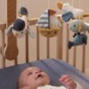 Le cadeau idéal à offrir ou à ajouter sur sa liste de naissance. Il est parfait pour décorer la chambre de bébé, un excellent choix pour les parents qui recherchent un produit  de qualité pour stimuler l'éveil de leur bébé.