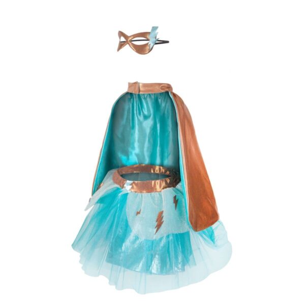 Laissez vous charmer par ce superbe ensemble 3 pièces : Tutu couleur turquoise, Cape et Masque couleur Cuivre. Un ensemble de qualité qui stimule l'imagination et la créativité des enfants. Il est parfait pour les enfants qui aiment jouer à se déguiser et qui rêvent de devenir des héros.