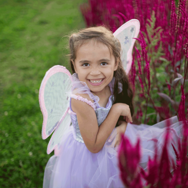 Lorsque votre enfant bat des ailes, gambade ou danse, les étoiles brillantes bougent aussi.